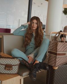 Gucci Horsebit Bag 1955, Gucci 1955 Horsebit Bag, Gucci Horsebit Bag, Instagram New York, Negin Mirsalehi, Bag Outfit, Brown Hair Balayage, Gucci Horsebit, Comfy Fashion