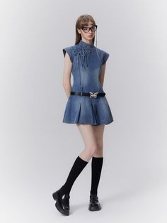 A denim dress with just the right amount of Chinese style. An item with a beautiful flowing waistline and a cute and bewitching feel. Pair it with the included belt for a tighter look. Unleash your dramatic presence. 
 
 
 Size 
 
 
 
 
 S size 
 
 Length: 81cm 
 Shoulder width: 41cm 
 Bust: 85cm 
 Waist: 61cm 
 
 M size 
 
 
 Length: 82.5cm 
 Shoulder width: 42cm 
 Bust: 89cm 
 Waist: 64cm 
 
 L size 
 
 Length: 84cm 
 Shoulder width: 43cm 
 Bust: 93cm 
 Waist: 67cm 
 
 
 
 
 
 
 
 
 Material Casual Fitted Mini Length Belted Dress, Casual Fitted Dress With Belt, Chic Fitted Belted Denim Dress, Fitted Belted Dress For Spring, Fitted Belted Denim Dress In Denim Blue, Fitted Belted Denim Dress, Fitted Denim Blue Belted Denim Dress, Fitted Blue Denim Belted Dress, Fitted Denim Blue Belted Dress