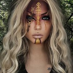 Shieldmaidens ◈ Vikings (@valkyries_world) • Instagram photos and videos Valkyrie Halloween Costume, Halloween Makeup Viking, Nature Witch Makeup, Viking Makeup Tutorial, Valkyrie Makeup, Viking Face Paint