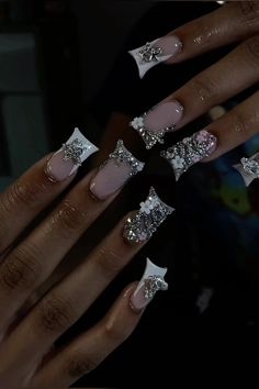 Short Acrylic Nails Dramatic, Cute Short Acrylic Nails Baddie, Charms Nails Ideas, French Tip Duck Nails With Charms, Cute Nails Acrylic Black Women, Short Junk Nail Designs Square, Sag Nail Designs, Nails With Saturn Charm, Cute Nail Ideas Black Women