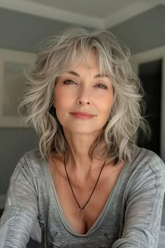 Textured Bob Hairstyles For Fine Hair, Hairstyles For Fine Hair Medium, Hairstyles Over 60 Older Women New Looks, Medium Layered Hair With Bangs, Sassy Hair Older Women, Gray Shag, Haircut Gray Hair, Gray Hairstyles, Long Shag