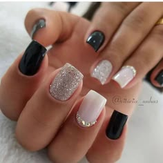 Black Nails With Glitter, New Years Nail Designs, Silver Glitter Nails, Gold Glitter Nails, Smink Inspiration, Glitter Gel Nails, Classic Nails, Short Acrylic Nails Designs