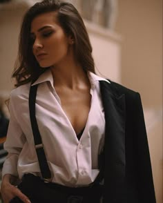 Photo Glamour, Woman In Suit, Black Suspenders, Woman Suit Fashion, Estilo Punk, Fashion Mode, Suit Fashion, Stylish Fashion