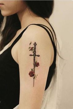 Rose Tattoo Hand, Simple Rose Tattoo, Watercolor Rose Tattoos, Realistic Rose Tattoo, H Tattoo, Rose Tattoos For Women, Small Rose Tattoo, Black Rose Tattoos, Red Rose Tattoo