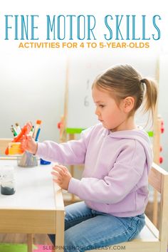 Want to strengthen your child's small hand muscles? Check out these fine motor skills activities for 4-5 year olds you can do at home! Fine Motor Skills For Two Year Olds, Motor Skills Activities For One Year Olds, Fine Motor Skills Activities 4 Year, Activities For 5 Year Boy, Fine Motor Skills For Three Year Olds, Activities For 5yrs Old, What Should I Be Teaching My Four Year Old, Four Year Old Learning Goals, Eye Hand Coordination Activities