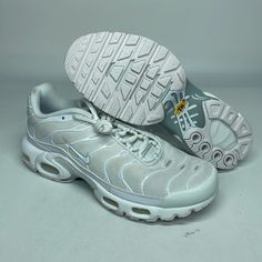 Used Without Box 113723 Nike Air Max For Women, Nike Air Max Plus, Air Max Plus, Nike Shoes Women, Nike White, Shoes Women, White Nikes, Air Max, Nike Air Max