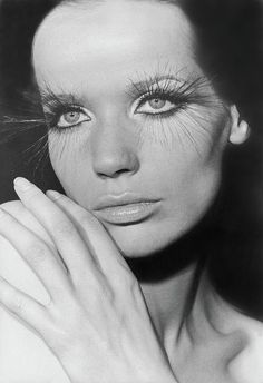 Veruschka Wearing False Eyelashes by Franco Rubartelli 1968 Fashion, Colleen Corby, Patti Hansen, Pattie Boyd, Graphic Eyes, Photo Hacks, Jean Shrimpton, Fashion 1960s, Lash Primer