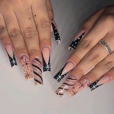 Black Christmas Nails Square, Winter Nail Ideas Coffin, Xmas New Years Nails, Black Christmas Nails Almond, Christmas Nails Acrylic Black, Black Christmas Nail Designs Holidays, Black Christmas Nails Designs, New Years Nail Designs 2025, Christmas Acrylic Nails Holiday Simple