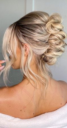 Medium Hairstyle Ideas, Hair Dos For Wedding, Effortless Updo, Romantic Updo Hairstyles, Bride Hairstyles Updo