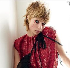 Vogue Editors, Edie Campbell, Skincare And Haircare, Short Bangs, Christmas Beauty, Long Pixie, Mullet Hairstyle, Beauty Gifts, Beauty Gift Sets