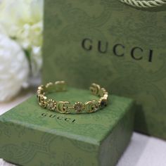 Gucci Jewelry Aesthetic, Pretty Jewelry Necklaces, Expensive Jewelry Luxury, Fancy Jewellery Designs, Gucci Jewelry, Hand Accessories, Luxe Jewelry, Gold Rings Fashion, Jewelry Accessories Ideas