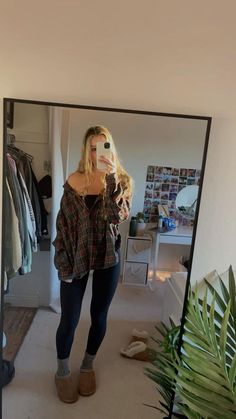 Rok Midi, Slippers Outfit, Rok Mini, Diy Vetement, Cold Outfits, Mode Boho, Cute Lazy Day Outfits, Lazy Day Outfits, Cute Comfy Outfits