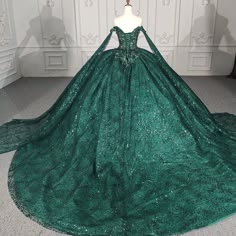 Dark Green Ball Gown Princess, Ball Gowns Green, Emerald Green Ballgown, Dark Green Ball Gown, Sparkly Ball Gown