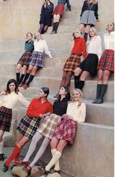 60s Outfits, Colleen Corby, Look 80s, Decades Fashion, 70s Inspired Fashion, 70s Outfits, 70’s Fashion