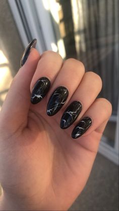 Black Almond Nails Designs Short, Oval Nails Designs Marble, Black Marble Almond Nails, Black Nail Almond Shape, Short Almond Acrylic Nails Design Black, Trendy Black Nails Almond, Black Simple Nail Art, Simple Short Black Nail Ideas, Almond Nails Designs Black And White