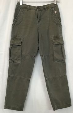 Joie Fabien Cargo Crop Pant Khaki Green Leg Pockets Cotton Nwt Size 0. Rise 10” hips 38”Condition is New with tags. Shipped with USPS Priority Mail. Green Army Pants, Army Pants, Green Cargo Pants, Green Cargo, Cargo Pants Men, Khaki Green, Cropped Pants, Cargo Shorts, Priority Mail