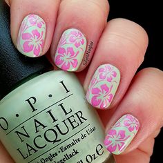 Hibiscus Flower Nail Art, Hibiscus Flower Nail, Hawaiian Nail Art, Nails Hibiscus, Tropical Flower Nails, Opi Alpine Snow, Hawaiian Nails, Nail Polish Art Designs, Toenail Designs