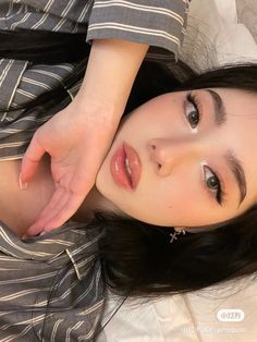 Korean Round Face Makeup, Simple Asian Eye Makeup, Homecoming Makeup Asian, Asian Makeup Aesthetic, Thai Makeup Looks, Doyun Makeup Look, Vietnamese Makeup