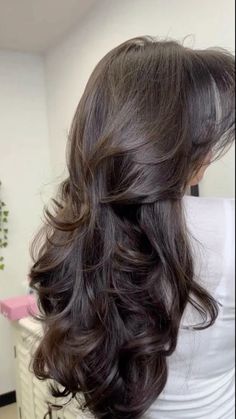 #blowout #90sblowout #salon #hair #inspiration #girlhood #haircare #hairoiling Long Curtain Bangs Blowout, Wedding Hairstyles Blowout, Perm Blowout, Wavy Perm Long Hair, Blowout Hair With Bangs, Chunky Layers Long Hair, Curtain Bangs Blowout, Deep Brunette