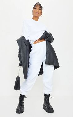 Autumn Outfit Inspo, White Joggers, College Outfit, Sweat Pant, Autumn Outfit, Jogger Sweatpants, Casual Fit, College Outfits