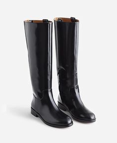 The Adalai Knee Boot | Madewell Fall Winter Shoes Work, Dress With Knee High Booth, Bellow The Knee Boots, Knee High Fitted Boots, Woden Boots, Black Riding Boots Outfit, Riding Boot Outfits, Madewell Boots, Wide Calf Knee High Boots