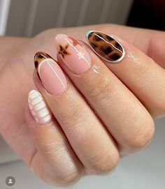 Nails For November Fall, November Nails Ideas, Blooming Gel Nails, Bow Nail Designs, Coffin Nails Ombre, Retro Nails, Magic Nails, Christmas Gel Nails, Summery Nails