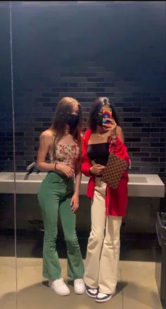 Mirror Selfie Outfit, Ootd Mirror, Bestie Aesthetic, Bsf Goals, Friendship Aesthetic, Fit Checks, Friendship Photos, Bestie Outfits, Fashion Moodboard