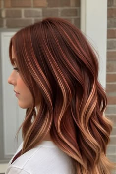 Red Hair Long Layers Hairstyles, Light Brown And Red Hair, Fitness Hairstyles, Red Blonde Hair, Copper Hair Color, Hair Color Auburn, Hair Color Highlights, Balayage Brunette