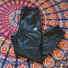 Nwot Three Pocket Style Zipper Ankle Swishy Material There’s An Inside Layer Probably For Warmth Feels Like A Net Like Material Brand New Never Worn Bundle And Save Pants Nike, Nike Pants, Men's Nike, Black Nikes, Nike Men, Black Color, Sweatpants, Man Shop, Nike