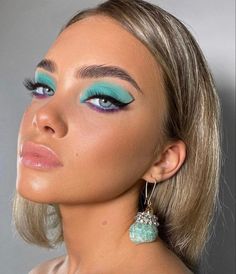 Turquoise Makeup, Makeup Y2k, Fantasy Make-up, Turquoise Butterfly, Make Up Looks, Eye Makeup Art, Kiss Makeup