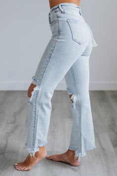 Details: Rudy Straight Crop Jeans Intentional Distressing Fading/Whiskering Button/Fly Closure Raw Edge Frayed Hems Good Stretch High Rise Straight Jean Fit Cropped Length Available in Multiple Washes Rise: 10.5" Inseam: 26.5" Leg Opening: 16" Material: 94.5% Cotton, 4% Polyester, and 1.5% Spandex We are recommending true to size! 1XL - Sizes (16-18) 2XL - Sizes (18-20) 3XL- Sizes (20-22)