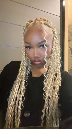 Platinum Blonde Twists Black Women, 613 Passion Twists Black Women, Black Women Platinum Blonde Hair, Blond Twists, Blonde Marley Twists, Blonde Twist Braids, Platinum Blonde Braids, Blonde Twists, Braids Blonde