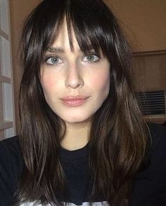 Bangs Styles, Bangs For Round Face, Wispy Bangs, How To Style Bangs, Long Bob, Hair Envy, Dakota Johnson, Grunge Hair