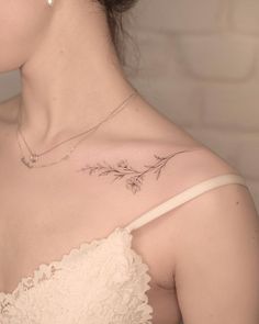 Front Shoulder Tattoos, Tattoo Artist Tattoo, Small Shoulder Tattoos, Boho Tattoos, طابع بريدي, Artist Tattoo, Inspiration Tattoo, Petite Tattoos, Shoulder Tattoos For Women