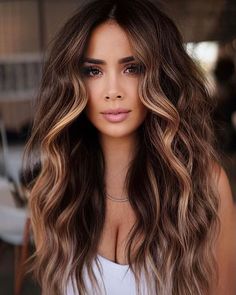 Dynamic Brunette Hair Color, Warm Brown Hair With Highlights Caramel, Brunette Ideas, Fall Hair Inspo, Dimensional Brunette, Fall Hair Color Trends, Autumnal Equinox, High Hair, Brunette Hair With Highlights