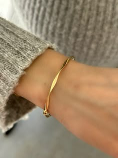 14K Solid Gold Size: 7" Width: 3mm Box catch with safety clasp Gold Bracelet Stack, Simple Gold Bangle, خواتم خطوبة, Delicate Gold Bracelet, Solid Gold Bangle, Gold Bracelets Stacked, Gold Bracelet Simple, Minimal Bracelet, Bracelet Inspo