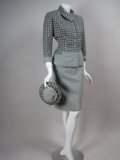 Vintage 1940s FITTED SKIRT SUIT With Coordinating Hat Diy Skirts, Checkered Skirt, Vintage Suits, Wool Clothing, Matching Hat, 1940s Fashion