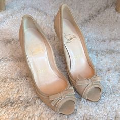 Beige Heels: Bow At The Front; Slightly Worn Lou Boutin, Heels Bow, Beige Heels, Louboutin Heels, Christian Louboutin Heels, Christian Louboutin Women, Louboutin Shoes, Christian Louboutin Shoes, Women's Pumps