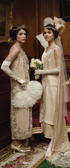 Downton Abbey season IV - Freda Dudley Moore & Madelliene Allsop-presented at court Best Downton Abbey Dresses, Downton Abby Fashion, Downtown Abbey Costume, Downton Abbey Fashion Inspiration, Downton Abbey Fashion Dresses, 1920s Downton Abbey, Moda Pin Up, Downton Abbey Costumes, Poppy Drayton