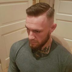 Conor McGregor Hair - What is the haircut? How to style? Conor Mcgregor Haircut, Conor Mcgregor Hairstyle, Mcgregor Style, Short Comb Over, Beard Ideas, Popular Short Haircuts, The Haircut, Hair Boy