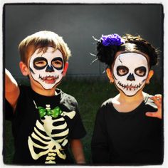 Easy Skeleton Makeup Diy Kids, Skeleton Makeup Diy, Easy Skeleton Makeup, Halloween Makeup For Kids, Halloween Costumes Diy Couples, Face Painting Easy, Halloween Pumpkins Carvings, Face Painting Halloween, Halloween 1