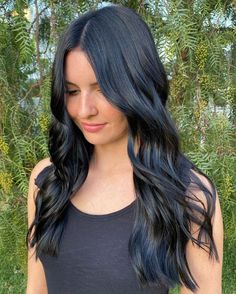 @sigaoibonita Pelo Color Vino, Blue Black Hair, Blonde Hair Inspiration, Trendy Haircuts, Hair Inspiration Color, Hair Inspo Color, Smooth Hair, Free Hair