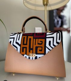 Ankara Handbags, Afro Accessories, Canvas Bag Diy, Unique Handbag, Diy Leather Bag, Hot Bags