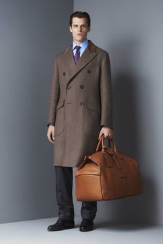 Male Fashion Trends: Dunhill Fall/Winter 2016/17 - London Collections: MEN Formal Attire For Men, Mens Dress Socks, Mens Fashion Week, Menswear Fashion Show, Fashion Show Images, Menswear Fashion, Live Fashion