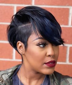 25 Best Hair Colors for Dark Skin Taking the Stage in 2022 Hair Color For Dark Skin Tone, Hair Colors For Dark Skin, Hair Color For Dark Skin, Black Hair Short Cuts, Shaved Side Hairstyles, Perfect Hair Color, Cut Life, Colors For Dark Skin