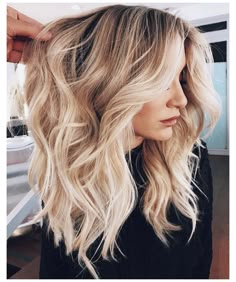 Hair Honey Blonde, Ash Blonde Balayage, Beautiful Blonde Hair, Hair Blond, Ombre Hair Blonde, Blonde Haircuts, Honey Blonde Hair, Ash Blonde Hair