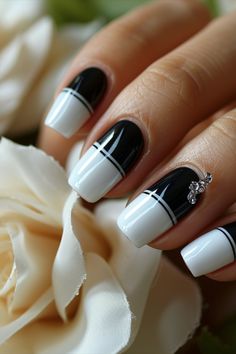 White Nail Designs 2024 Black White Ombre Nails, Black And White Acrylic Nails Designs, Simple Elegant Nail Designs, Black And White Nail Design, Gala Nails, Summer Nails Art Designs, Summer Nails Art, Black And White Nail Art, Black White Nails