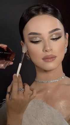 Make Up Styles For Wedding, Snatched Wedding Makeup, Makeup Ideas Full Glam, Prom Looks Makeup Ideas, Expensive Makeup Look, Ball Makeup Looks, Prom Makeup Full Face, Grad Makeup Looks, Super Glam Makeup