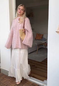 Spain Inspo Outfits, Feminine Winter Outfits Girly, Modest Outfit Ideas, Cute Modest Outfits, Modest Fits, Mode Casual, Looks Street Style, Modest Clothing, Hijabi Fashion