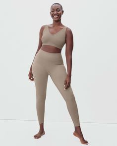 A no-show staple—made without harmful chemicals. The Seamless Legging features a flattering extra-high rise, a wide stretchy waistband, ribbed detailing, and minimal seams for ultimate comfort. The best part? It’s made of a blend of organic cotton and recycled nylon, which makes it sculpting and stretchy, but better for you and the earth. Burnt Sugar, Black Workout Leggings, Black High Waist, Ankle Leggings, Pocket Leggings, High Rise Leggings, Seamless Leggings, Black Stretch, Cropped Leggings